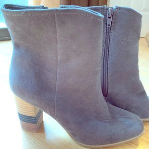 Grey ankle boot 9.  SOLD